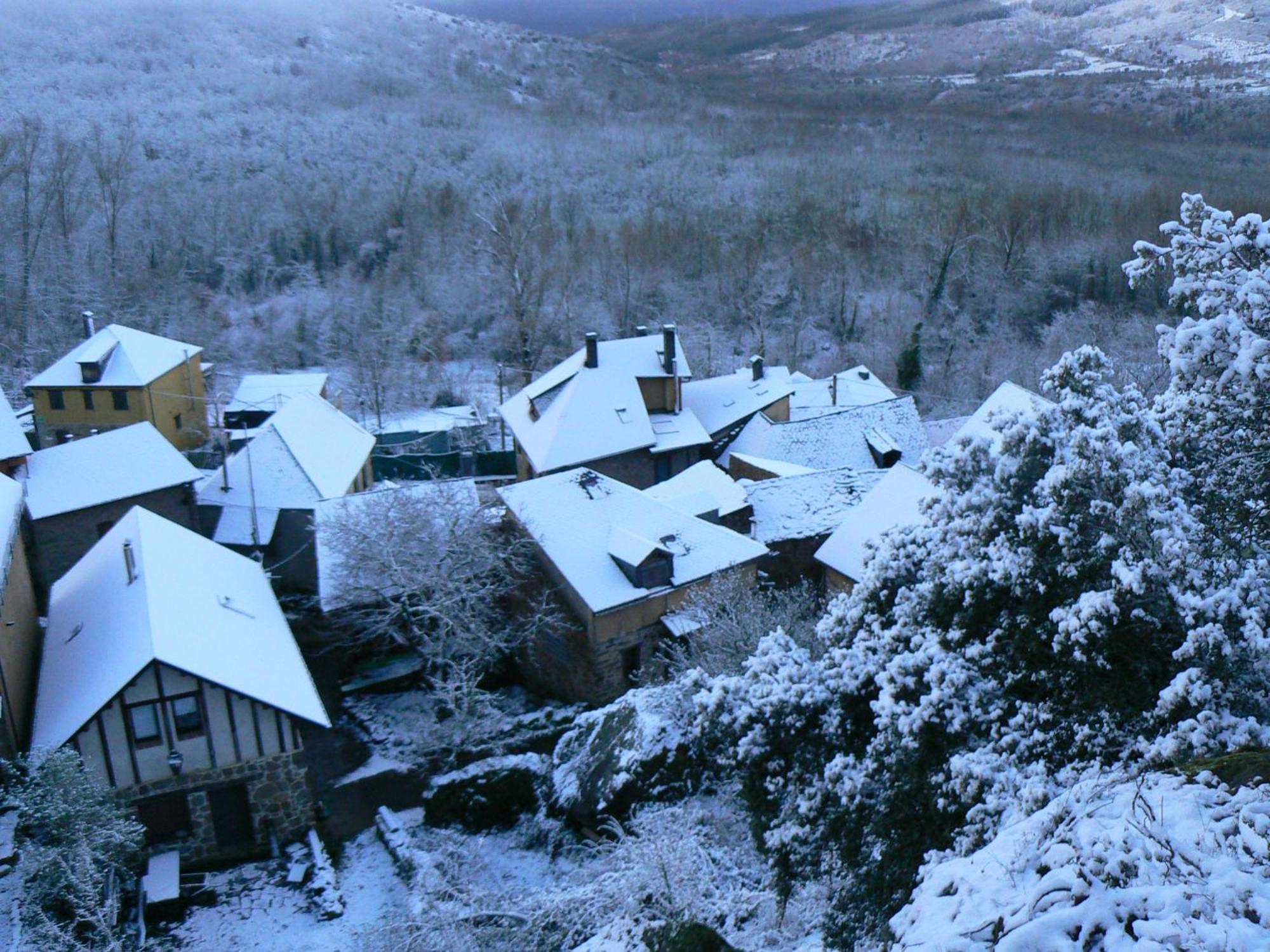 Casa De Turismo Rural Sardom3 Bembibre  ภายนอก รูปภาพ