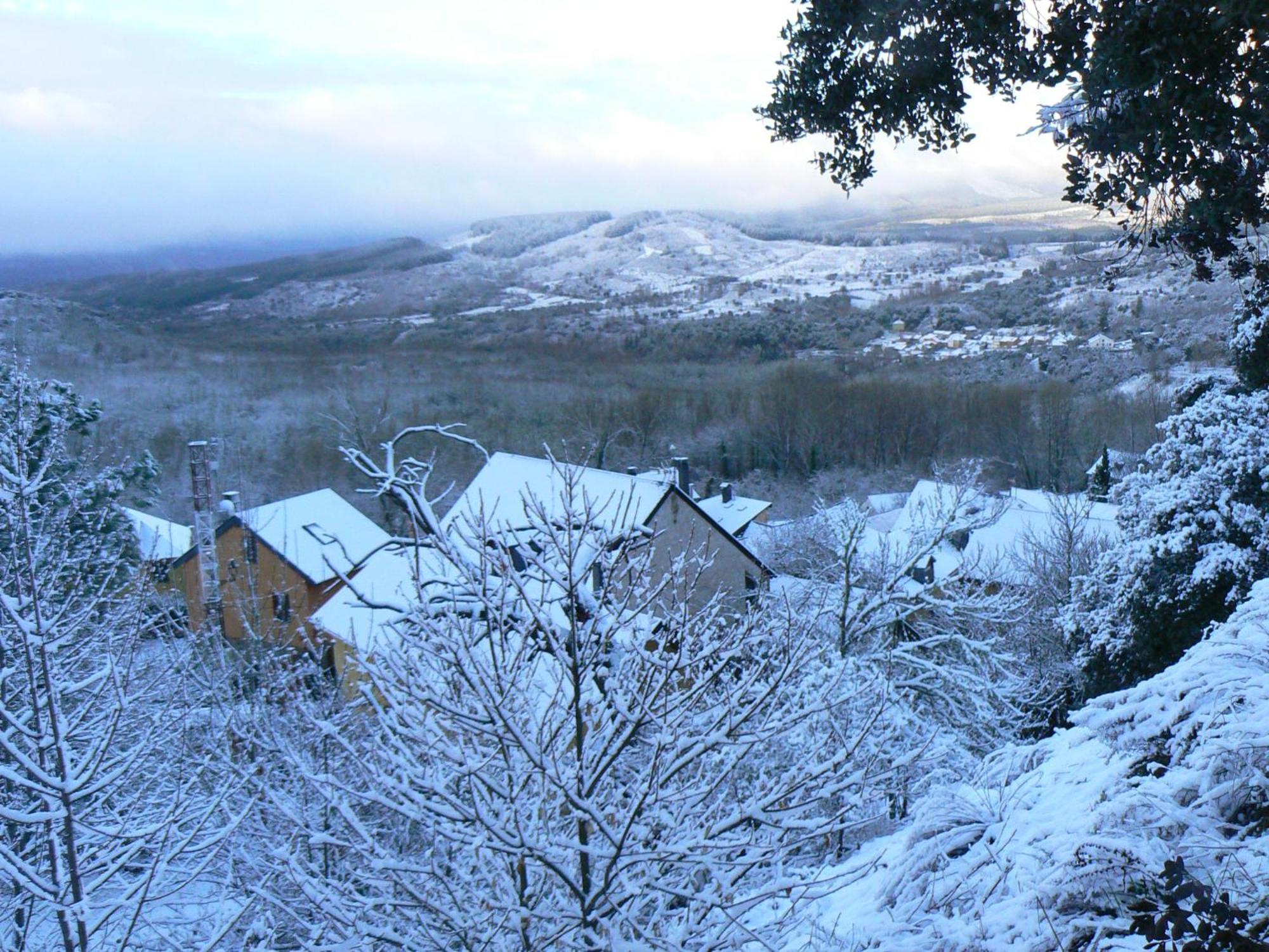 Casa De Turismo Rural Sardom3 Bembibre  ภายนอก รูปภาพ