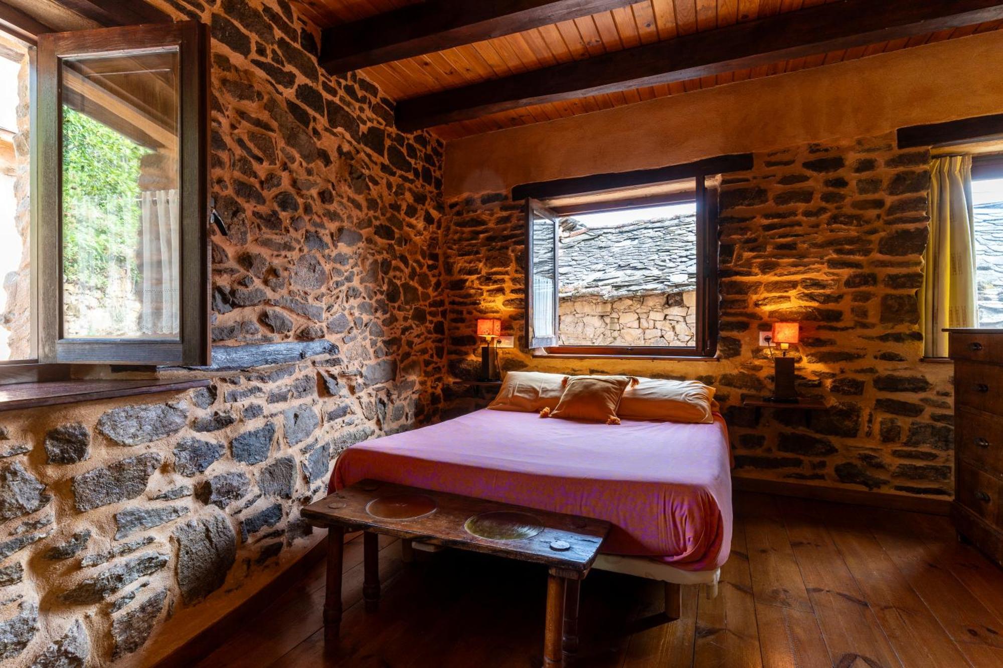 Casa De Turismo Rural Sardom3 Bembibre  ภายนอก รูปภาพ
