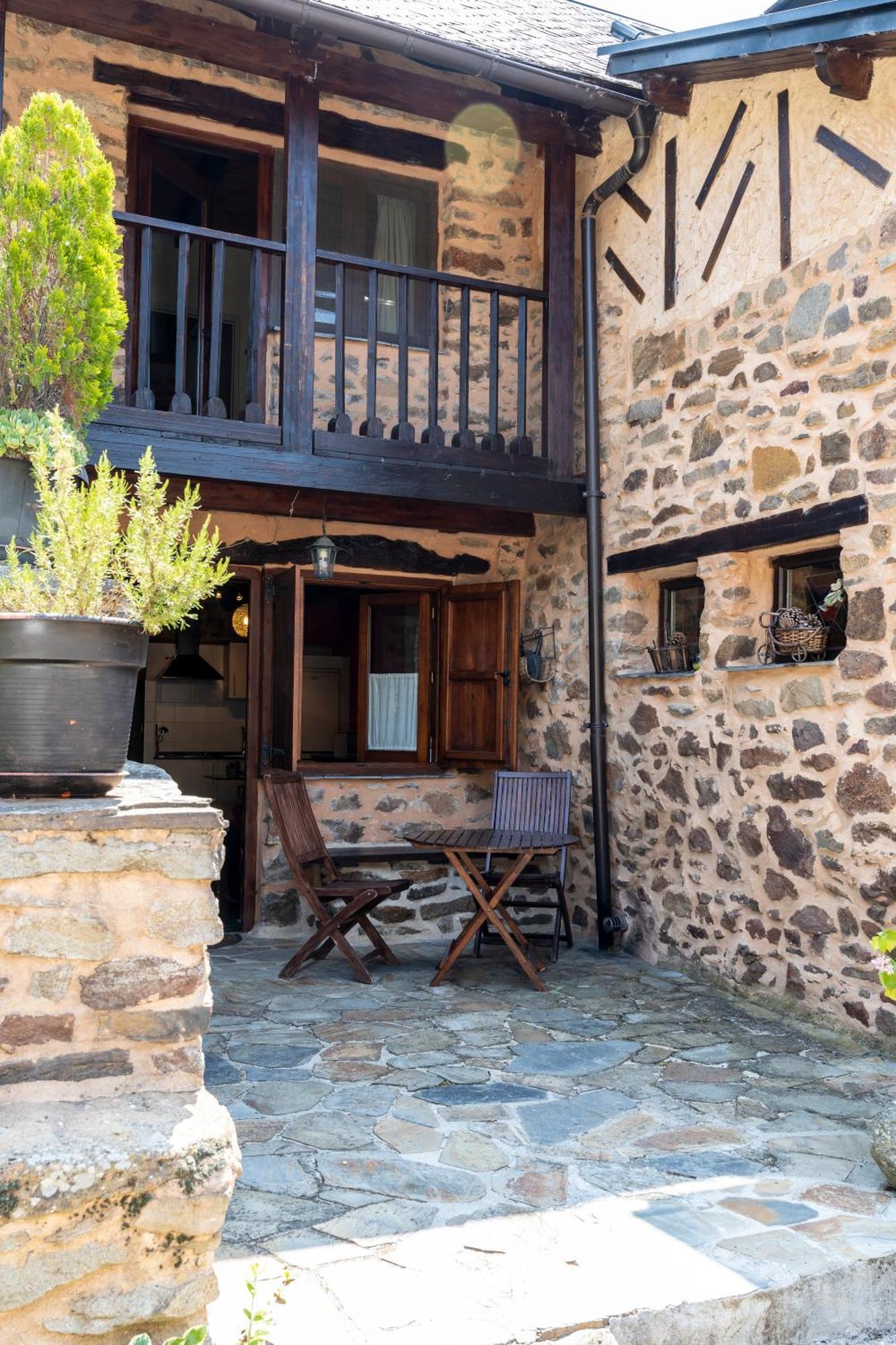 Casa De Turismo Rural Sardom3 Bembibre  ภายนอก รูปภาพ